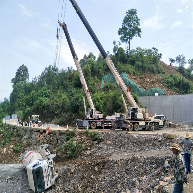 大涌镇汽车掉沟里叫吊车救援要多少钱