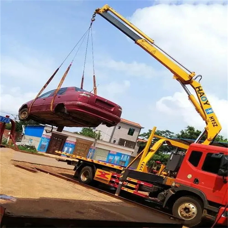 大涌镇吊车吊汽车的正确方法